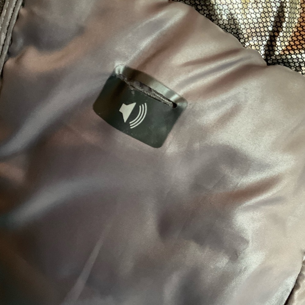Elevate Black Silverton Packable Insulated Hooded Jacket - Picture 6 of 8